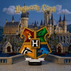 Hogwarts Crest - 2 Main Prizes & 20 Instant Wins